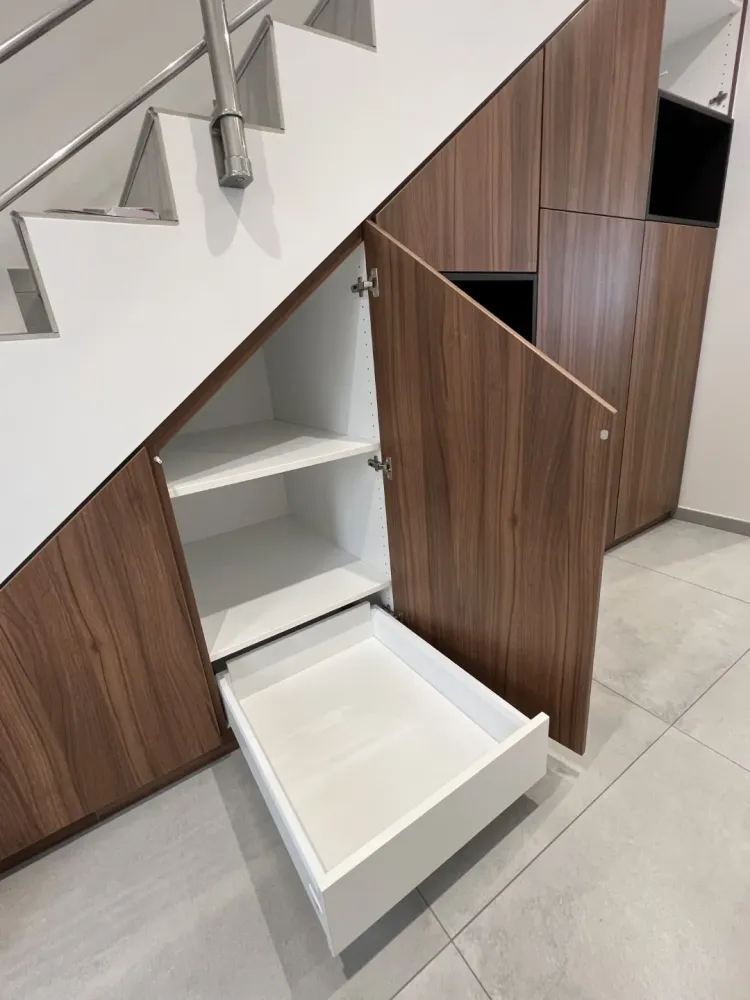 Placard sous escalier à Hettange-Grande